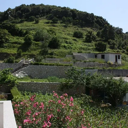 And By The Sea - Donja, Rab - 2001 Penzion 3*