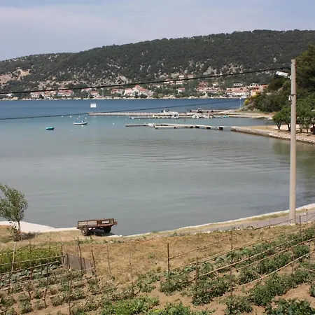 And By The Sea - Donja, Rab - 2001 Penzion 3*