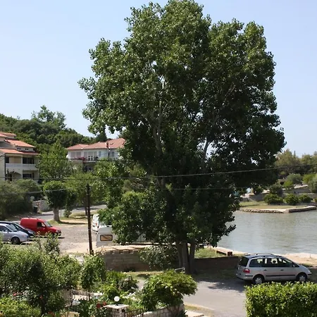 Πανσιόν And By The Sea - Donja, Rab - 2001 Supetarska Draga