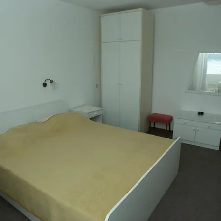 Πανσιόν And By The Sea - Donja, Rab - 2001