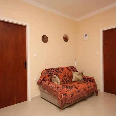 And By The Sea - Donja, Rab - 2001 Penzion 3*